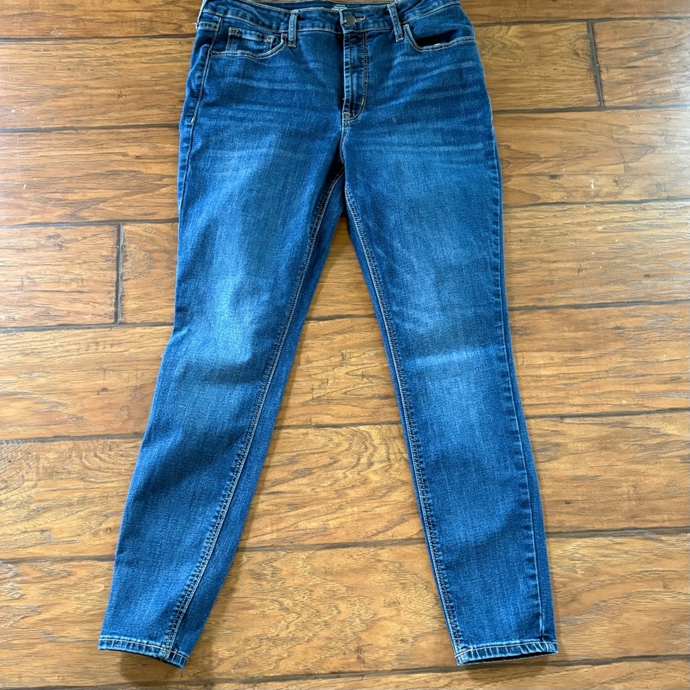 Lot of 2 Women’s High Waisted Old Navy Black and Blue Denim Skinny Jeans Size 12 - Picture 3 of 14